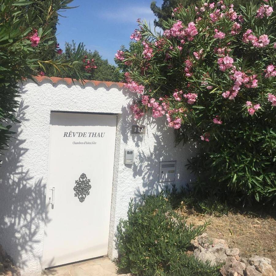 Double Room with Pool View in Balaruc-les-Bains, Côte méditerranéenne (France)