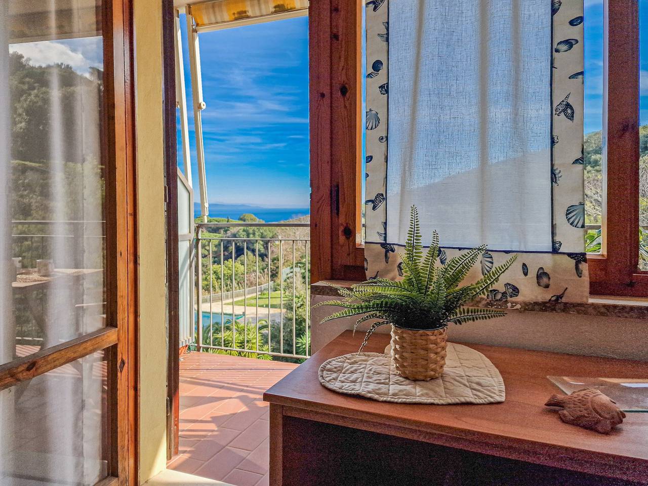 Apartamento entero, Apartamento 'Mono Le Lecce 53 Iris' con piscina compartida, balcón y aire acondicionado in Elba