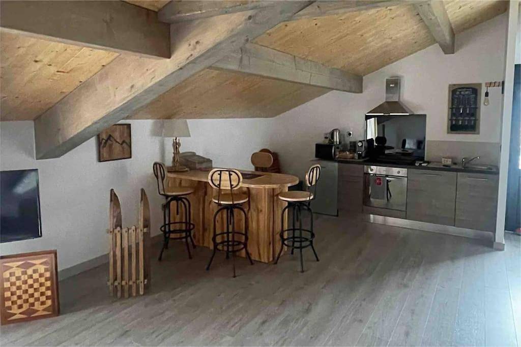 Appartement entier, Loft ravissant avec spa nordique in Enveitg, Parc naturel régional des Pyrénées catalanes