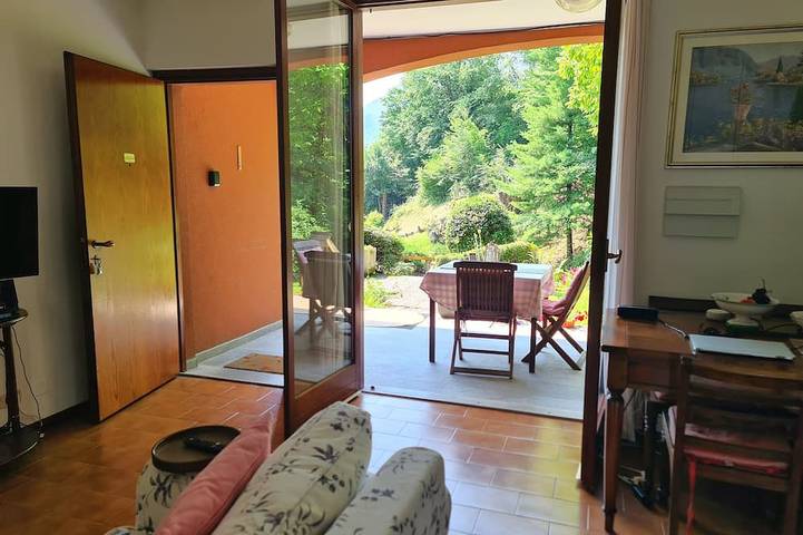 Ganze Wohnung, Italienische See-Wohnung mit großem Swimmingpool, Tennisplatz, Seeblick in Gemeinde Menaggio, Comer See