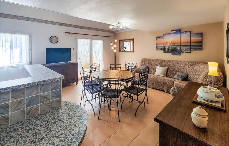 Appartement au bord de la piscine avec parking et climatisation in Portiragnes, Côte méditerranéenne (France)
