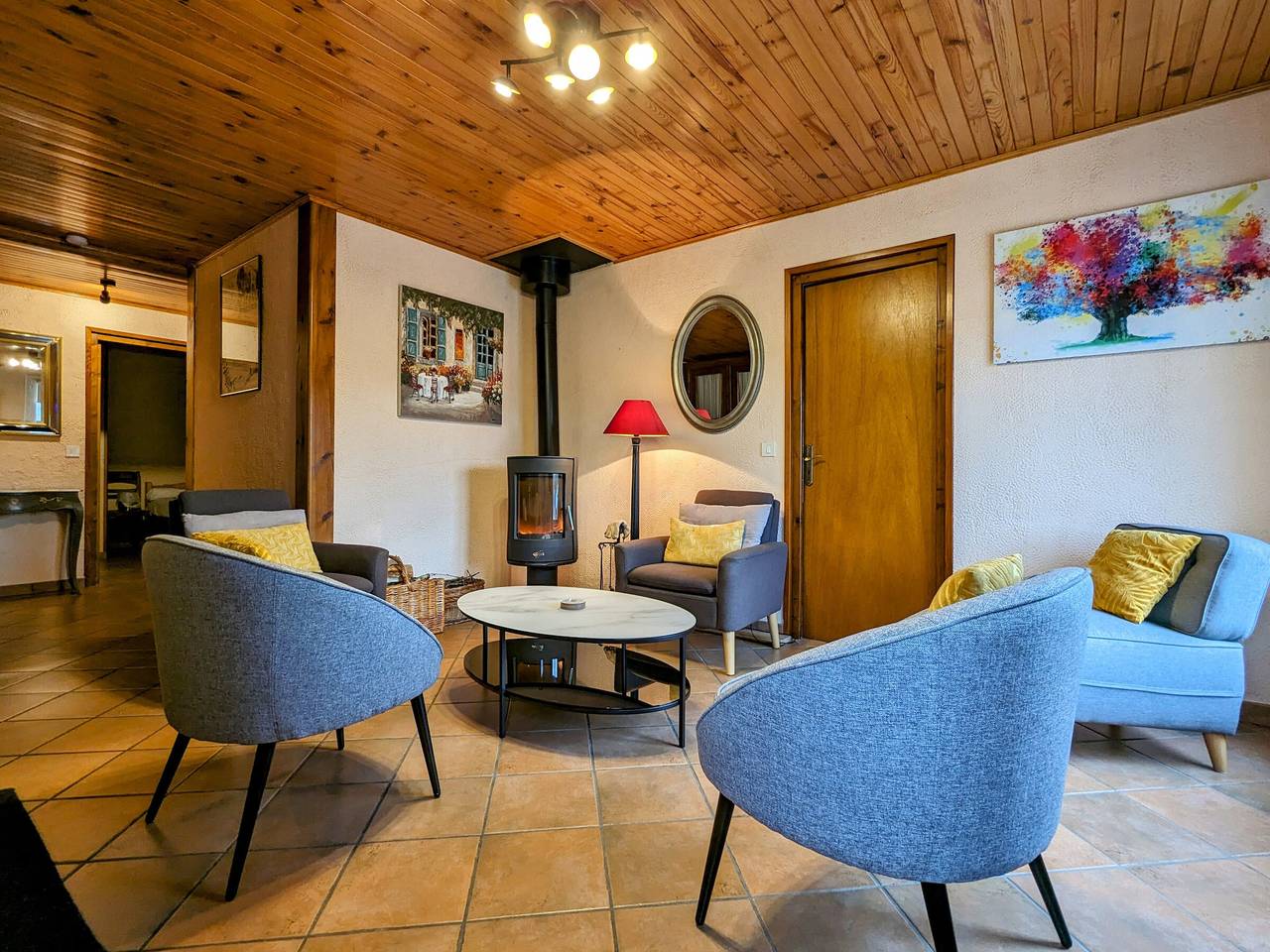 Gîte avec terrasse privative et jardin fleuri à Saugues, tout inclus in Saugues, Massif central