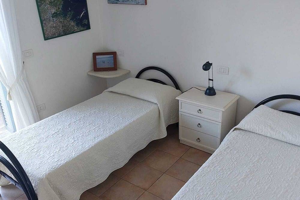 Ganze Wohnung, Casa Fiorella Red Trilo: Ruhig und Panorama-Haus, nahe dem Dorfzentrum. in San Pantaleo, Olbia