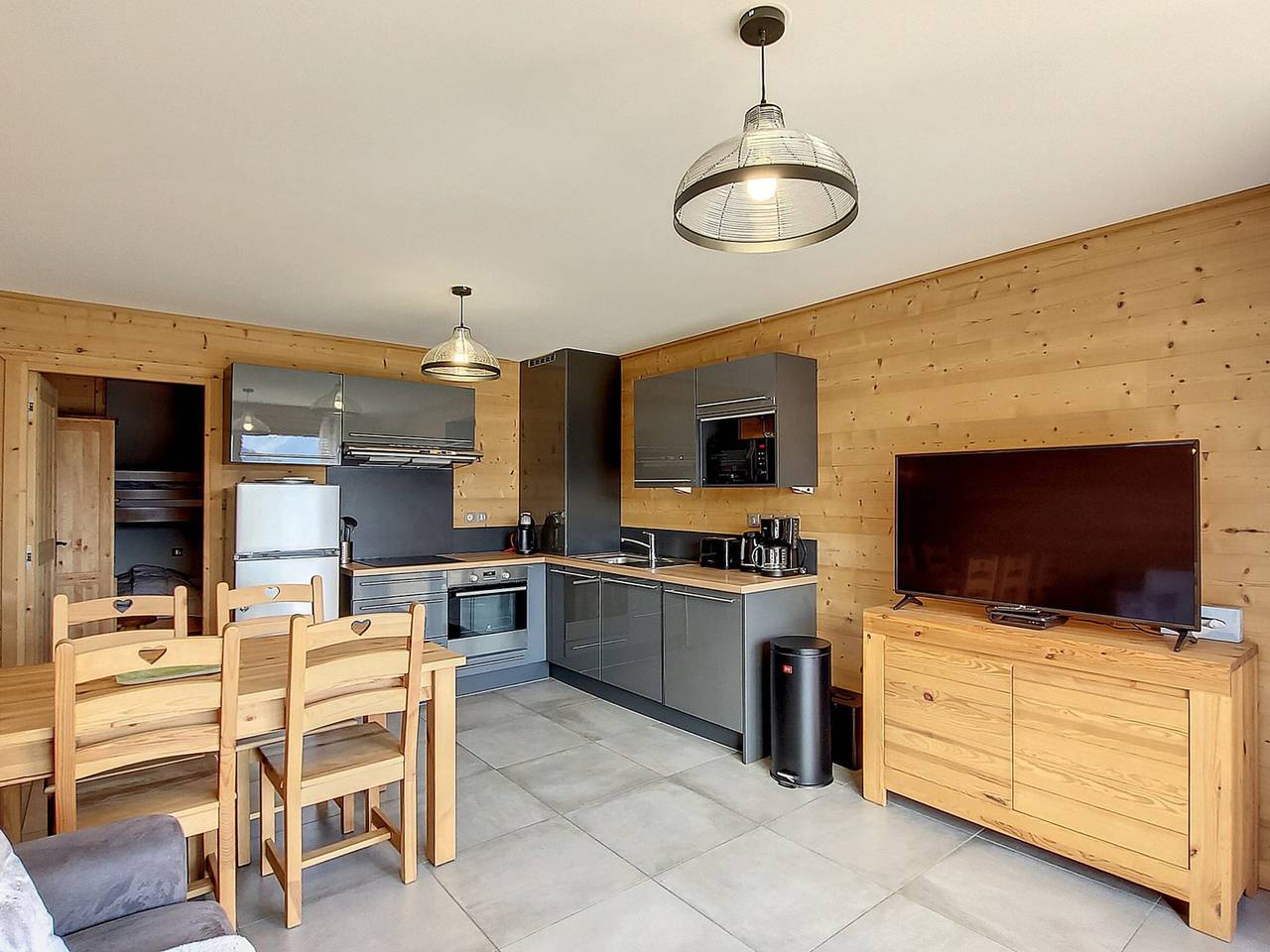 Ganze Wohnung, Luxuswohnung 3* für 6 P., Südterrasse, überdachter Parkplatz in La Toussuire, Fontcouverte-la-Toussuire