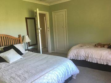 Holiday Home for 14 People in Wellington, Photo 2