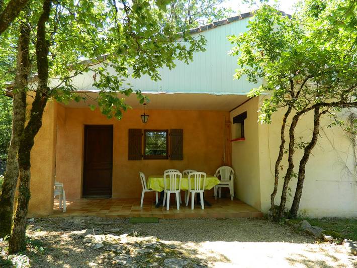 Gîte pour 8 personnes, avec piscine ainsi que jardin et terrasse, animaux acceptés à Vers - 3