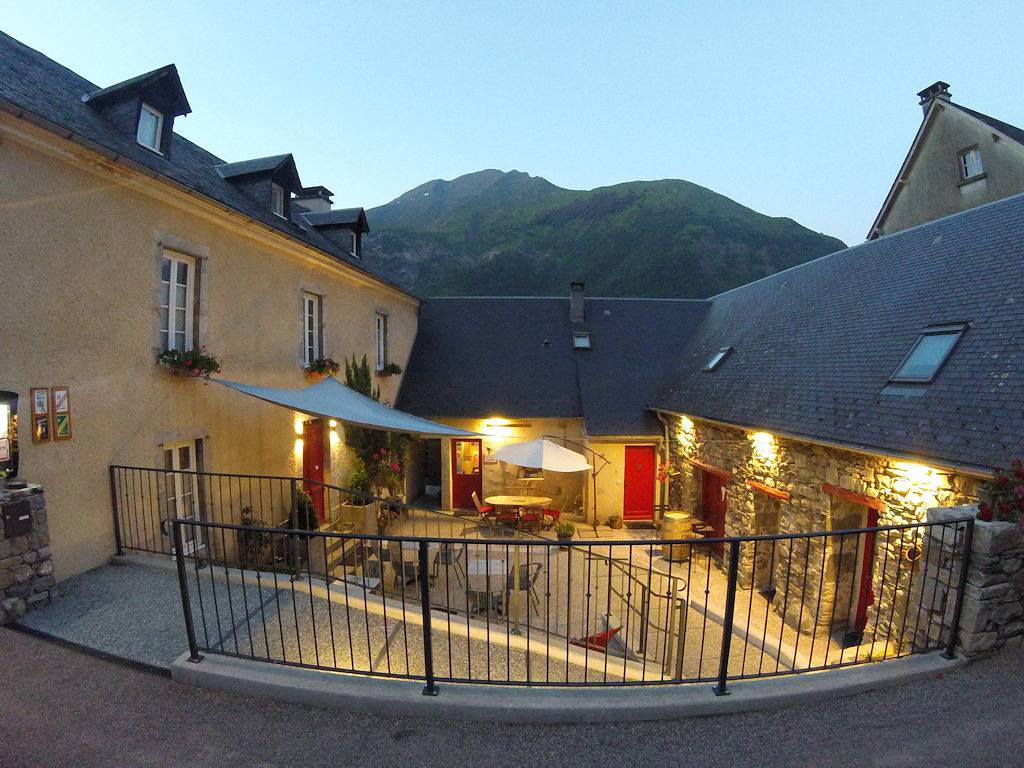 Gîte la Maisonnée - Chambre Isard in Sazos, Parc national des Pyrénées