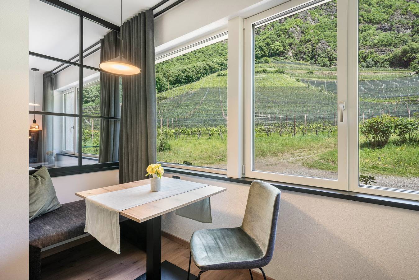 Ganze Wohnung, Ferienwohnung 'Thanhammer Kreuth' mit Bergblick, Gemeinschaftsterrasse und Schwimmbad in Oberkreuth, Terlan