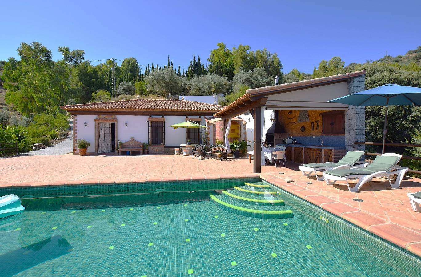 Belle villa andalouse avec piscine privée et vue imprenable in Riogordo, Province de Málaga
