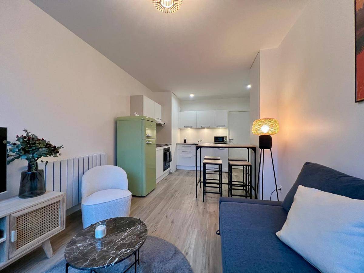 Appartement entier, La Résidence Alpha Viroflay 002 - 1 chambre - 4 pers in Viroflay, Yvelines