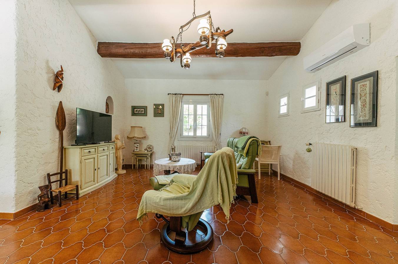 Ganze Wohnung, Villa Hokiss – Private Xxl-Pool, Tennis, ruhiger Park in der Provence in Le Muy, Draguignan Region