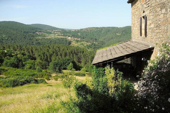 Gîte pour 7 personnes, avec terrasse et jardin à Saint-Pierre-Saint-Jean