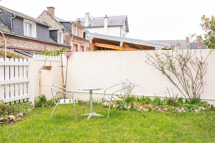 Location de vacances pour 5 personnes, avec jardin ainsi que vue et terrasse dans Falaises d'Etretat - 2