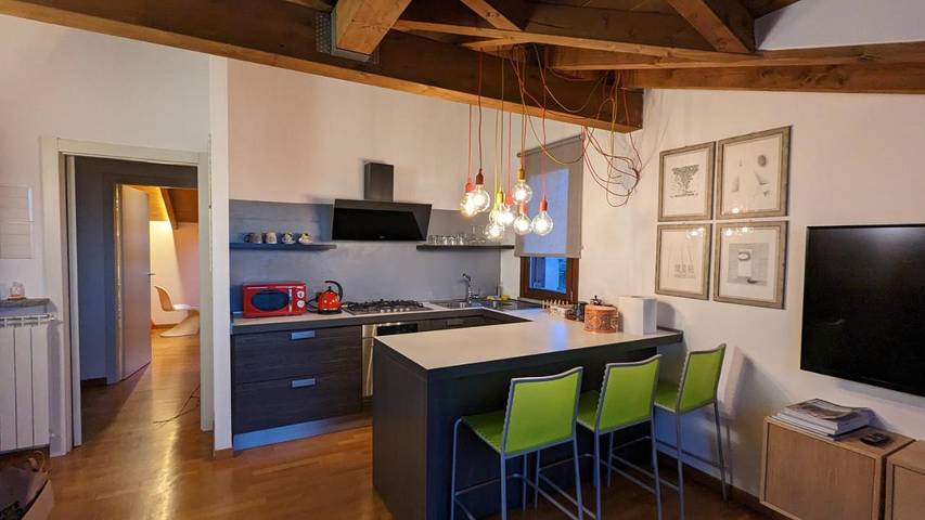 Appartamento per 4 persone, con Balcone e Terrazza nonché Vista lago e Panorama a Varese