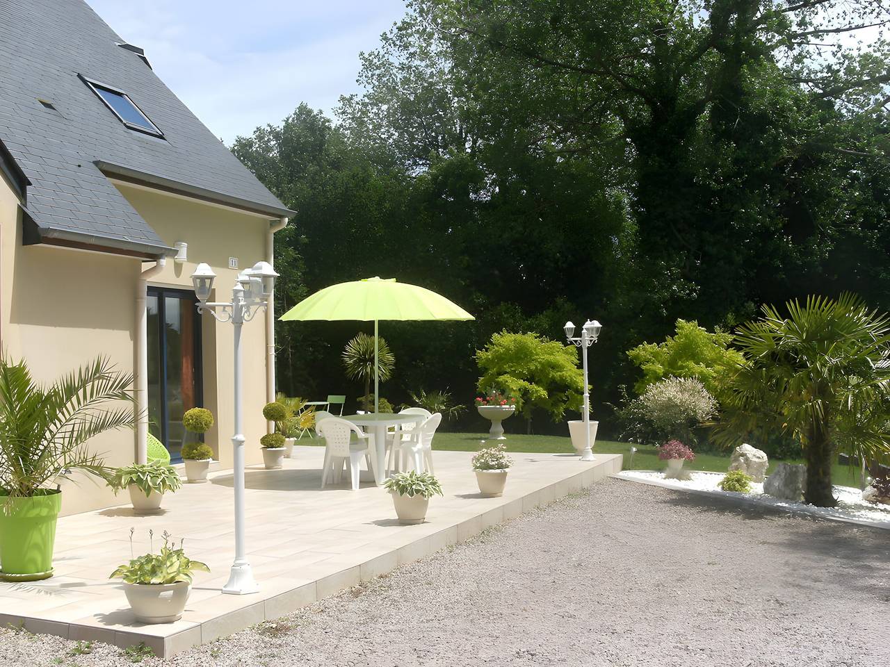 Bed and Breakfast 'Chez Mireille - Quarto Maya' com Jardim Partilhado, Varanda e Wi-Fi in Cancale, Baía do Monte Saint-Michel