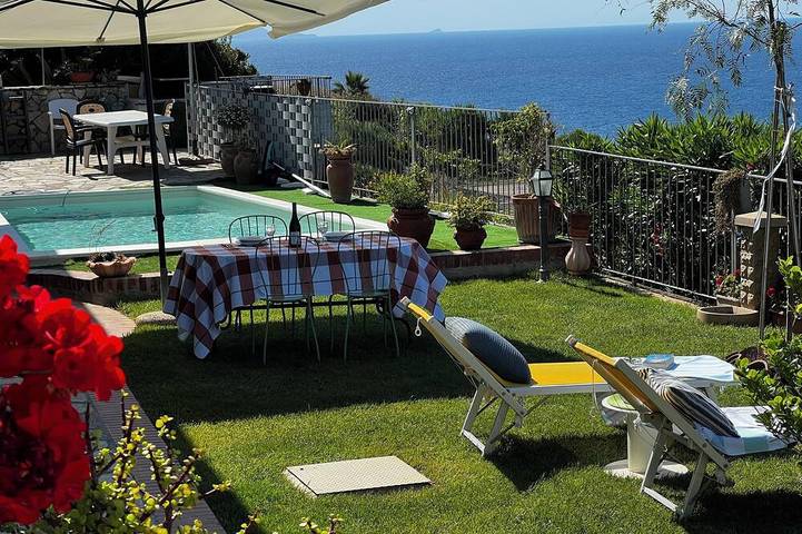 Ferienhaus für 4 Personen, mit Garten und Pool - 1