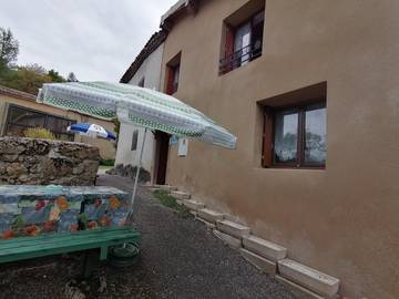 Gîte pour 4 personnes, avec jardin et terrasse à Freychenet