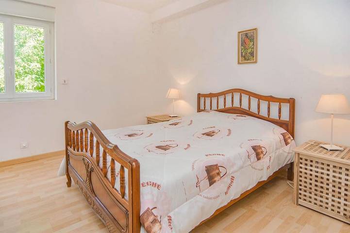 Gîte pour 6 personnes dans Le Sambuc - 2