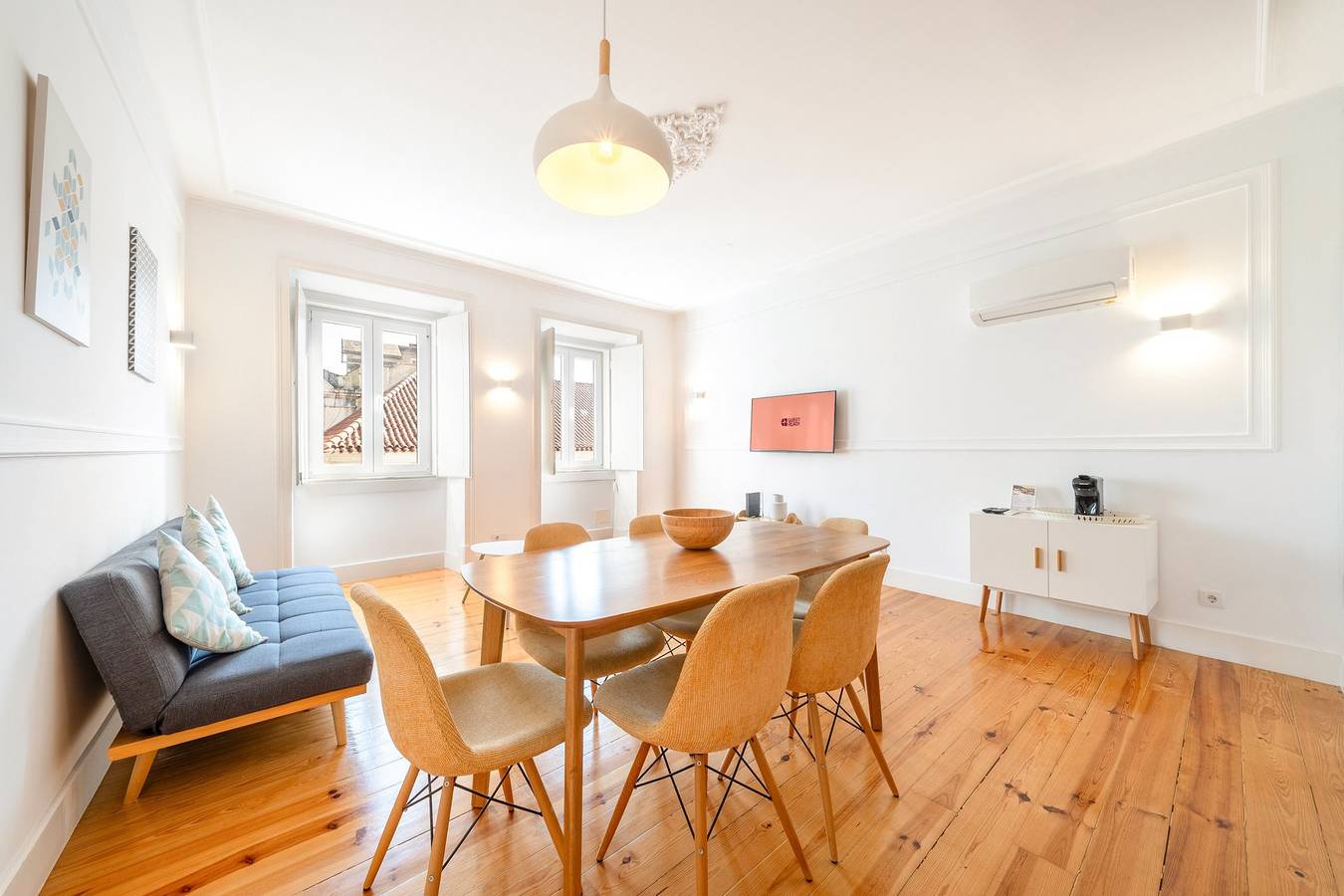 Entire apartment, Guestready - Trendy stay with sea view in Lapa in Lisbon, Costa de Lisboa
