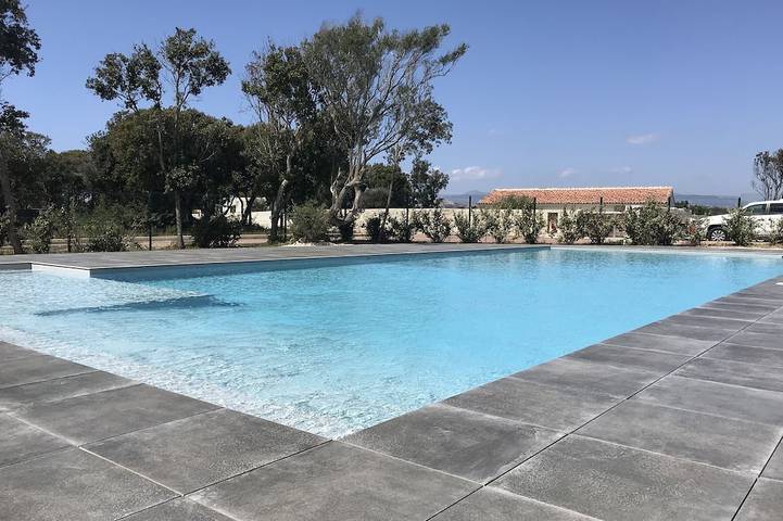 Gîte pour 4 personnes, avec Terrasse ainsi que Jardin et Piscine dans Citadelle De Bonifacio