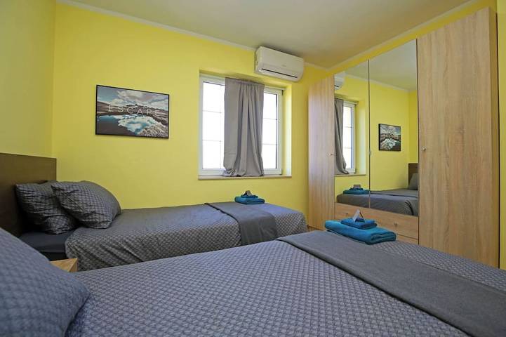 2-bedroom luxury villa surrounded by mountain views just minutes from the beach in Šibenik-Knin