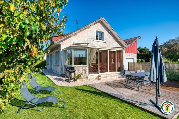 Gîte pour 8 personnes, avec Terrasse ainsi que Jardin et Vue à Angerville-l'Orcher