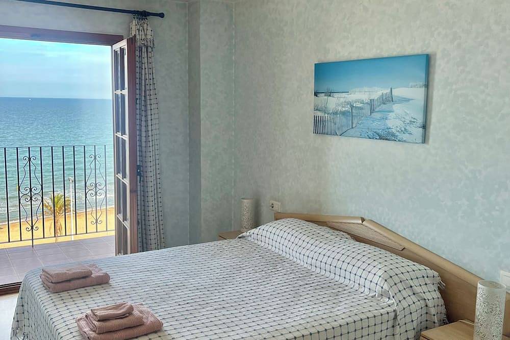 Apartamento entero, Valencia: Precioso Apartamento En Primera Linea Con Puerto Deportivo in Port Saplaya, Costa de Valencia