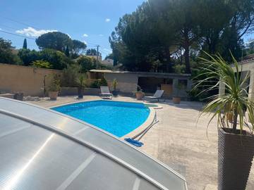 Cottage pour 4 personnes, avec vue ainsi que jardin et piscine à Châteauneuf-de-Gadagne