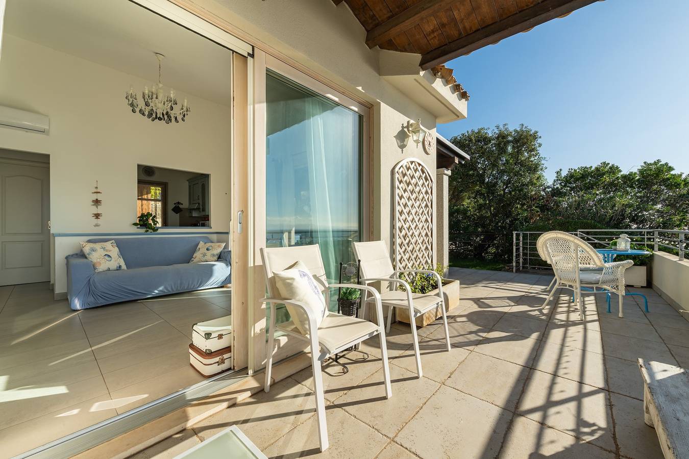 Holiday Home 'Daisy' with Sea View, Wi-Fi and Air Conditioning in Terra Mala, Cagliari Province