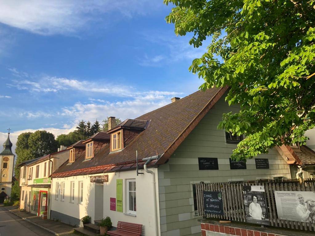 Ganze Ferienwohnung, Juster - Das Gästehaus am Lebensweg - Rotes Zimmer mit tollen Lichteffekten in Bezirk Zwettl