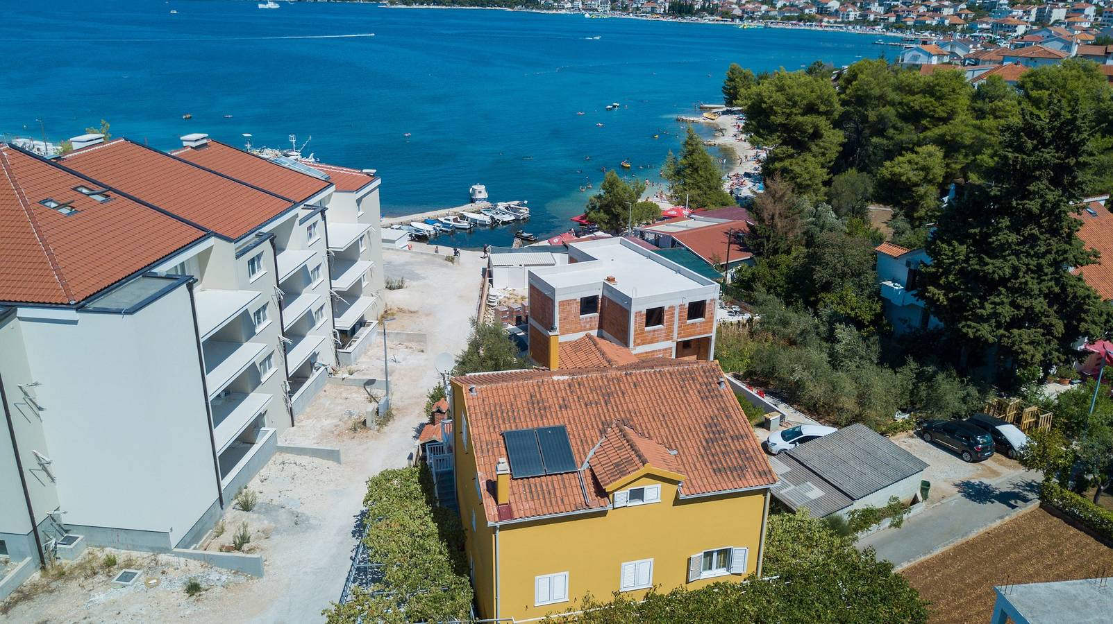 Entire apartment, One bedroom apartment with terrace Okrug Gornji, Čiovo A-8440-b in Okrug Gornji, Ciovo