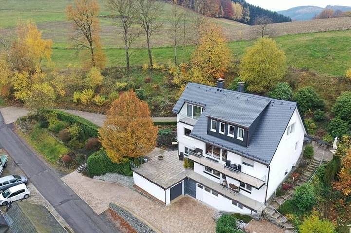 Ferienhaus für 13 Personen, mit Balkon und Garten - 1