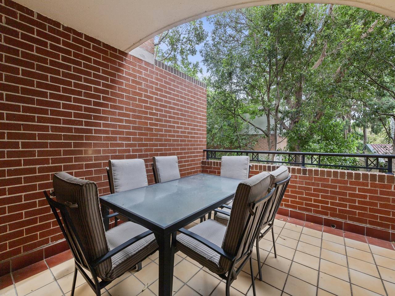 Hel lejlighed, Lys lejlighed i Marrickville med balkon og parkering in Sydney, New South Wales