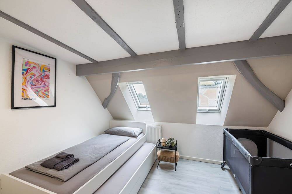 Entire apartment, Apartment 'Am Röntgenmuseum' with Wi-Fi in Remscheid, Bergisch region