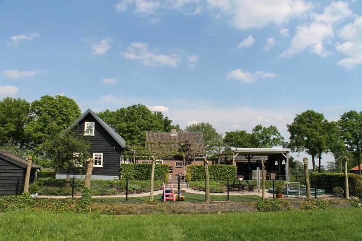 B&b voor 6 personen, with Terras and Tuin as well as Uitzicht in Provincie Utrecht
