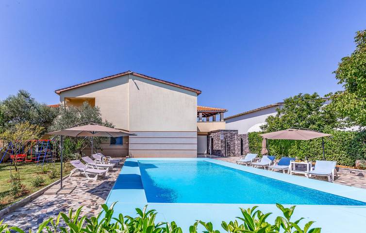 Ferienwohnung für 4 Personen, mit Terrasse und Pool - 1