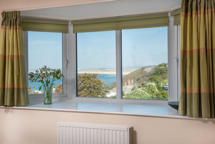Holiday apartment for 8 people, with garden and balcony in Carbis Bay