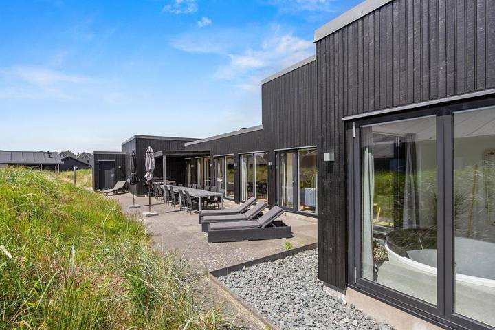 Ferienhaus für 12 Personen, mit Whirlpool und Sauna sowie Balkon/Terrasse, mit Haustier