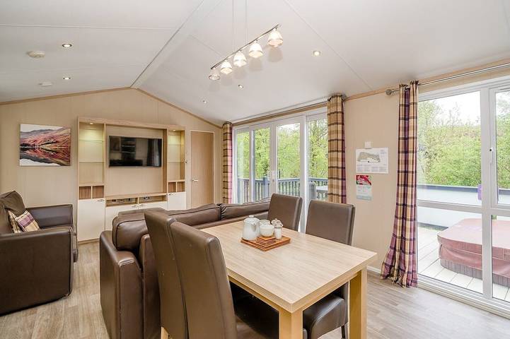 Holiday home for 2 people, with hot tub in the Lake District