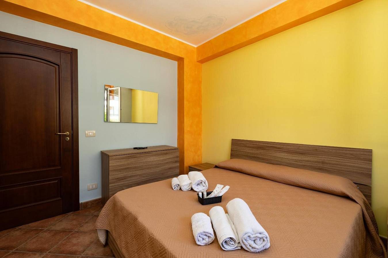 Villa for 8 personer med jacuzzi in Nizza di Sicilia, Provinsen Messina