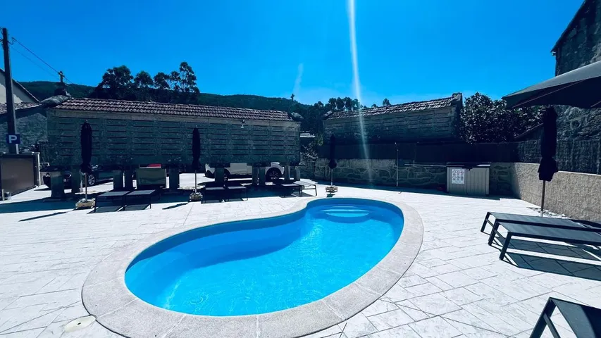 Aparthotel para 4 personas, con jardín además de vistas y piscina - 1