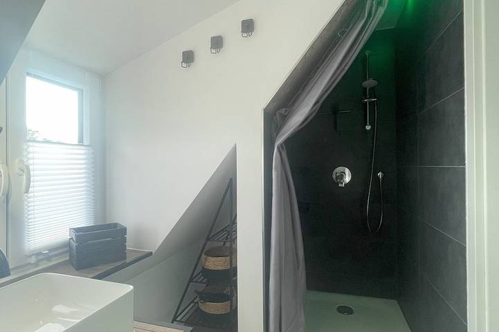 Ferienwohnung für 8 Personen, mit Whirlpool und Terrasse sowie Garten