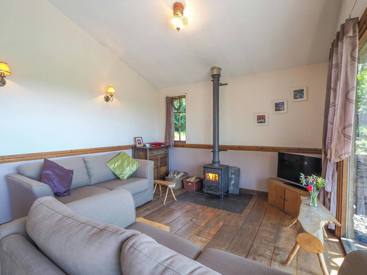 Caban Cynnes, Aberporth in Penbryn, Cardigan Bay