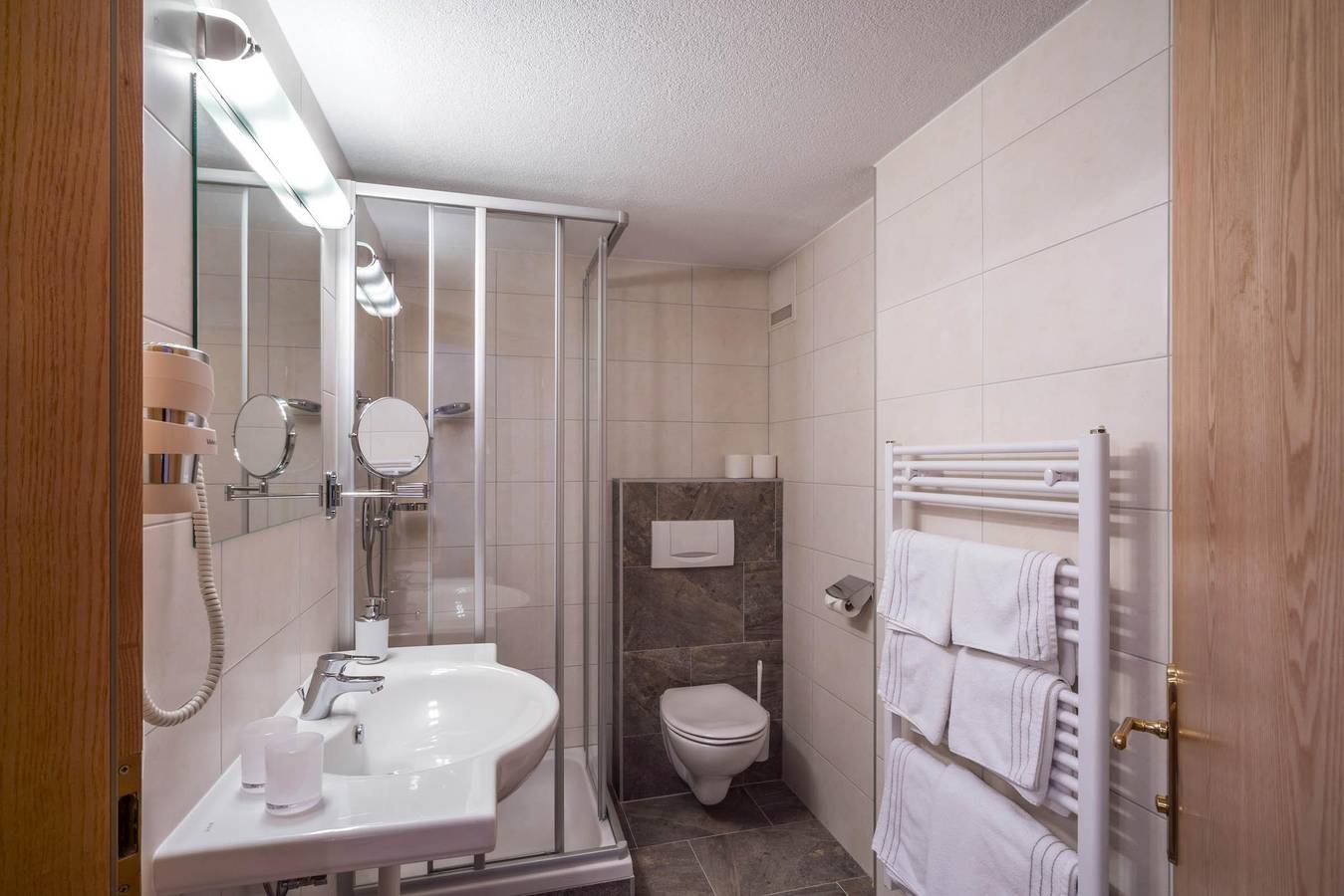 Ganze Ferienwohnung, Turmsuite 2 - 4 Personen in Tuxer Alpen, Ried im Zillertal