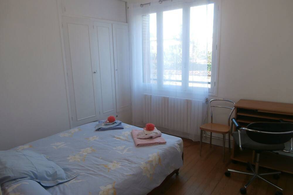 Entire apartment, Chatou City Center in Chatou, Yvelines