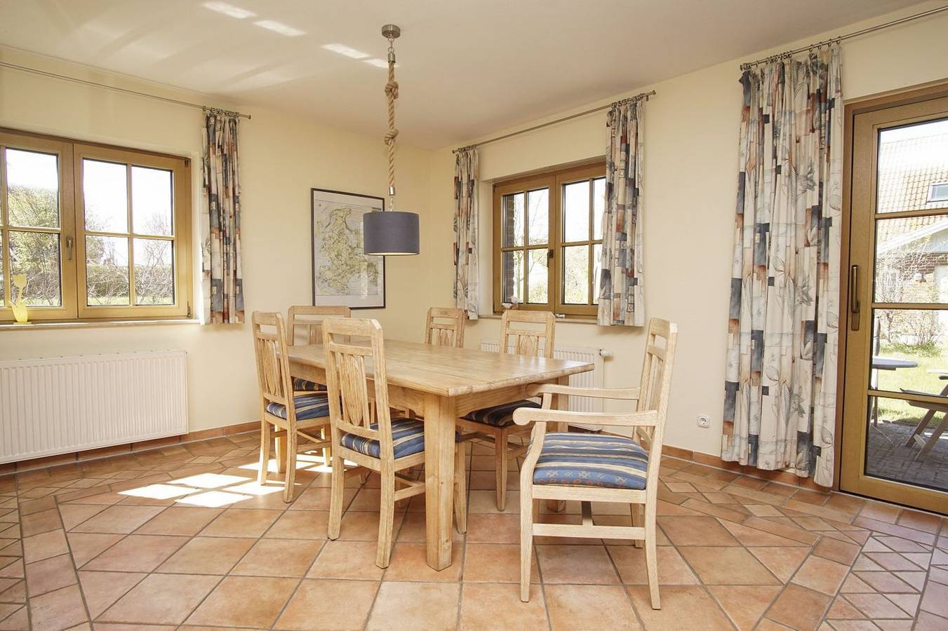 Modernes und komfortables Ferienhaus - Reethaus Wiek linke Haushälfte in Wiek, Rügen