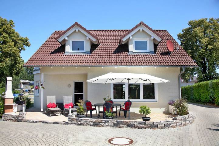 Ferienhaus für 10 Personen, mit Terrasse, mit Haustier in Mecklenburg-Strelitz - 2