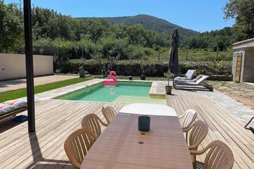 Location de vacances pour 7 personnes, avec jardin à Pertuis