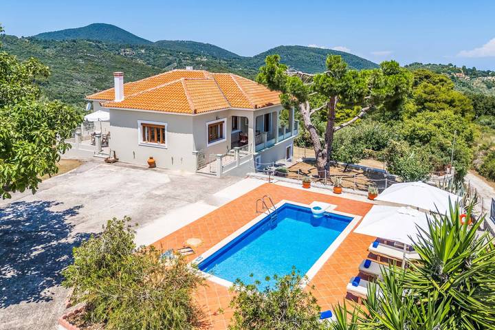 Villa Ouranos Pefkias in Islas Espóradas
