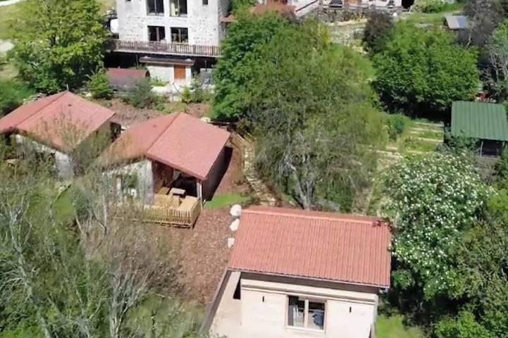 Location de vacances pour 22 personnes, avec jardin et jacuzzi à Saint-Régis-du-Coin